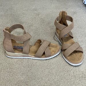 Bobs from Skechers Desert Nights Desert Kiss slip-on strappy sandal size 8.5